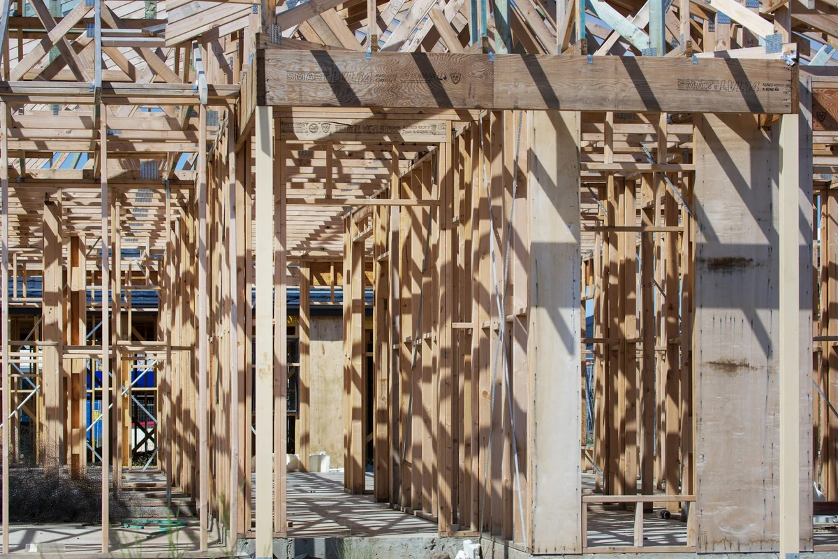Pre-plaster: before the walls close up